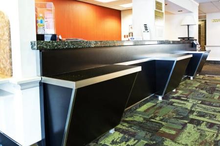 Hampton by Hilton - 12