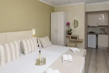 Ammos Beach Seaside Luxury Suites - 4