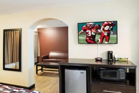 Red Roof Inn Indianapolis East - 43