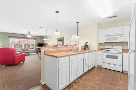 Grand Crowne by Capital Vacations - 122