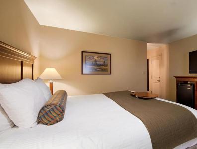 Best Western Plus Clocktower Inn - 37