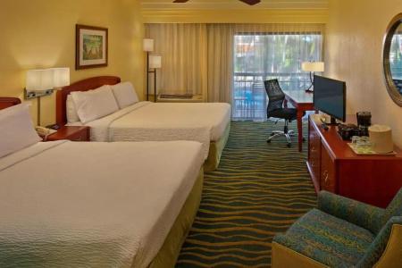 Courtyard by Marriott Waterfront - 33