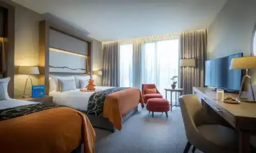 Clayton Chiswick - 32