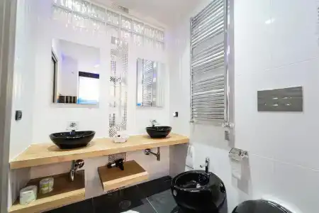 H. G. Boutique Toledo Napoli Centro - 103