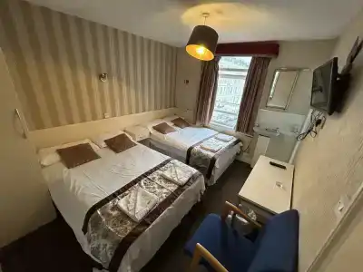 Earls Court - 45