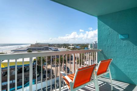 Comfort Inn & Suites Daytona Beach Oceanfront - 57