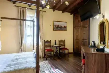 Porto Del Colombo Traditional Boutique - 130