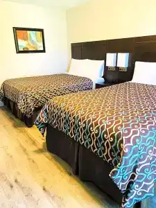 Deluxe Inn - 16