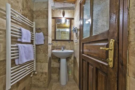 Antique Terrace Cave Suites - 10