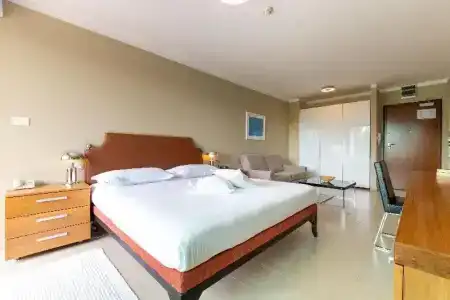 The Residence - 262