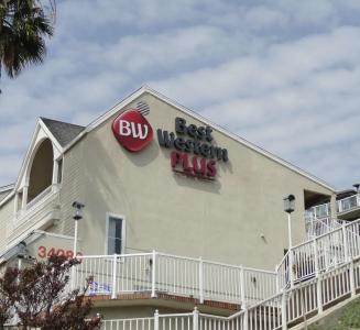 Best Western Plus Marina Shores - 28