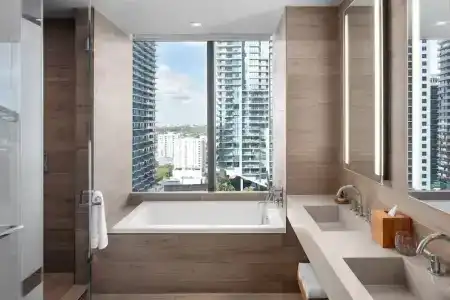 East Miami - 9
