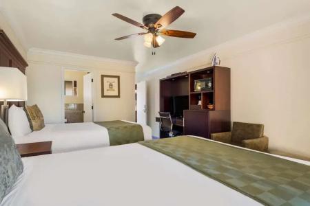 Clarion Collection Oaks Inn - 31
