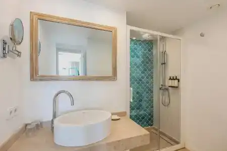 The Sea Club - 136