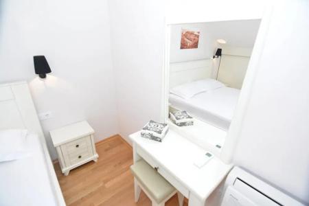 ROOMS & DOBROTSKI DVORI - 105