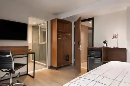 La Quinta by Wyndham Time Square South - 4