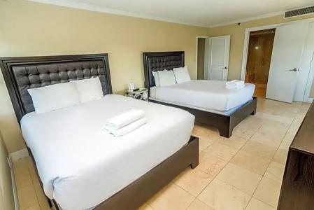 The Alexander All Suites - 639
