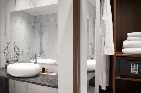 Acropolis Ami Boutique - 17