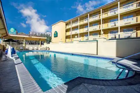 La Quinta Inn by Wyndham Austin Capitol / Downtown - 10
