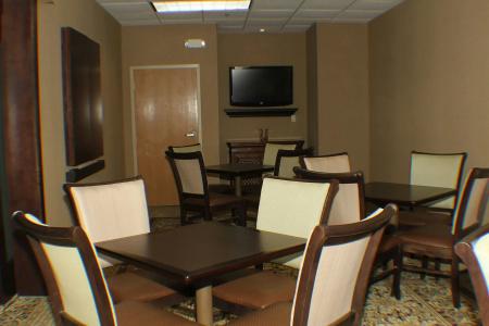 Hampton Inn West - 38