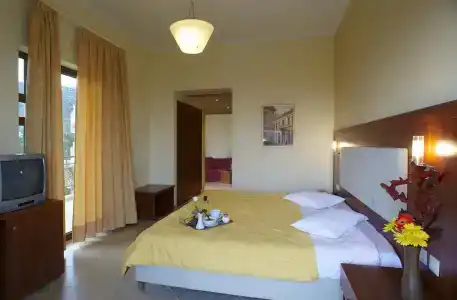 Parnis Palace - 15