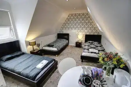 Beaconsfield - 4