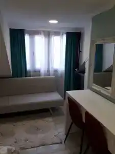 Nicolas - 23