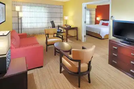 Courtyard by Marriott Houston Hobby Airport - 32