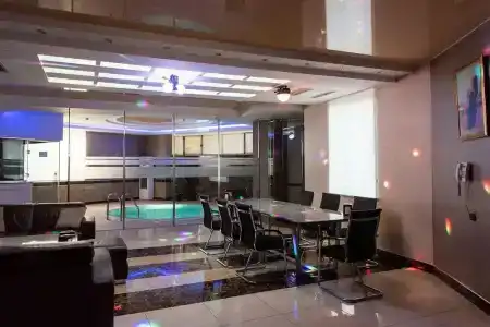 Avan Plaza - 39