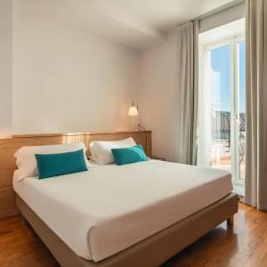 Piazza Bellini & Apartments - 38
