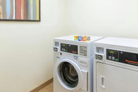 Fairfield Inn & Suites - 25