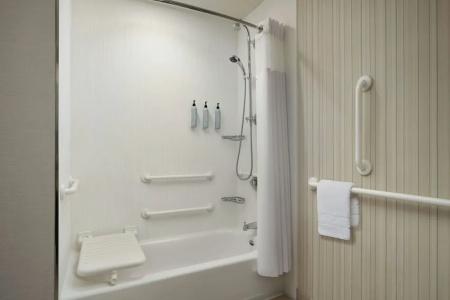 Courtyard by Marriott Alliance Town Center - 43