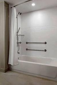 Deltas by Marriott - Indianapolis Airport - 16