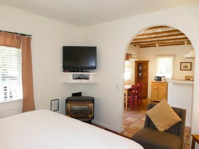 Briarwood Inn - 107