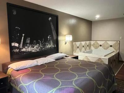 Super 8 by Wyndham/I-85 Atlanta - 13