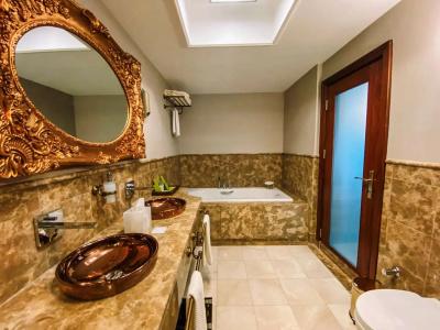 Doubletree by Hilton Van - 43