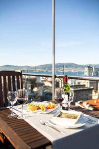 Silken Axis Vigo - 16