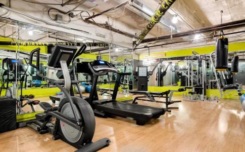 Riverwalk Plaza - 25