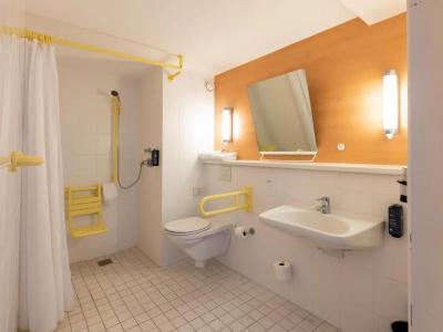 ibis Duisburg Hauptbahnhof - 26