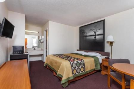 Super 8 by Wyndham/Ft. Jackson SC - 31