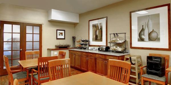Phoenix Inn Suites - - 22