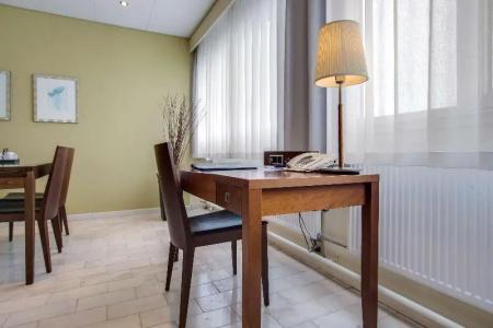 Best Western Plus Airport - 55