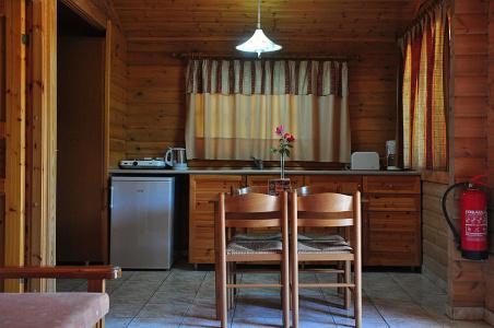 Sandy's Studios & Log-Villas - 11