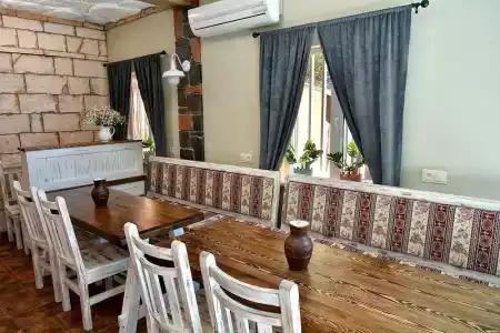 Retro Hostel & Tours - 6