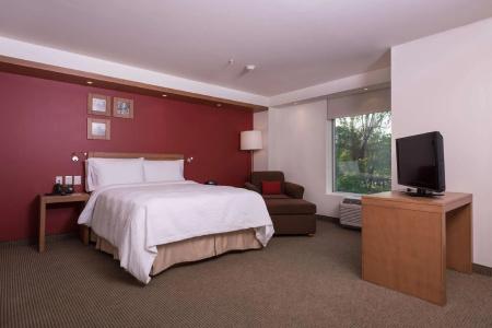 Hampton by Hilton Guadalajara Expo - 41
