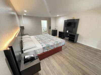 6 Energy Corridor - 13