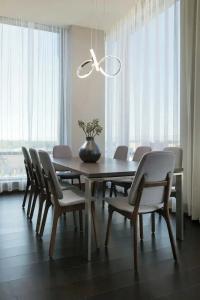 The Jacquard, Autograph Collection - 128