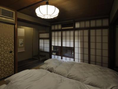 Traditional Kyoto Inn Serving Kyoto Cuisine Izyasu - Former Ryokan Izuyasui - 1