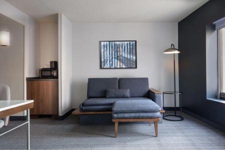 Courtyard by Marriott Chicago Downtown/River North - 49