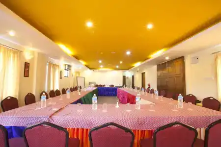 Royal Astoria - 14
